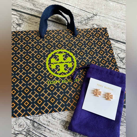 NWT! Tory Burch large logo stud earrings in rose gold + gift wrapping - Picture 2 of 15
